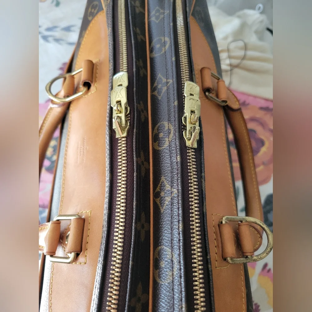 LOUIS VUITTON ALIZÉ 24 HOUR TRAVEL BAG WITH STRAP - Picture 2 of 16